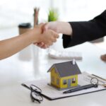 房产市场两年来销量首次下降!房价何时下跌?专家做出预测! practicopedia-casa