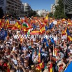 近六万人走上街头抗议特赦独立分子!巴塞罗那节庆6人被捅伤! EuropaPress_5460177_multitud_simpatizantes_manifestacion_organizada_pp_plaza_felipe_ii_24_NoticiaAmpliada