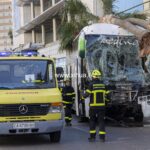 西班牙一校车失控撞人致3死3伤 imagenes-accidente-autobus-conmocionado-Cadiz_1837327220_194419424_1920x1080