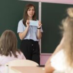 西班牙中学教师工资差异:各地区相差900欧元 secundaria
