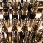 西班牙警方在阿尔梅里亚展开大规模打击非法电子烟销售行动 vapeador