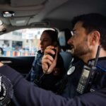马德里警方使用泰瑟枪逮捕男子:因威胁要杀死母亲引发暴力事件 taser